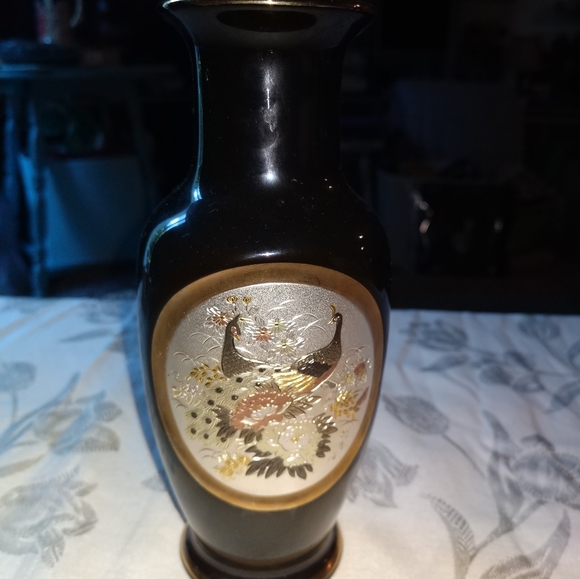 Japanese Vase - Picture 2 of 8